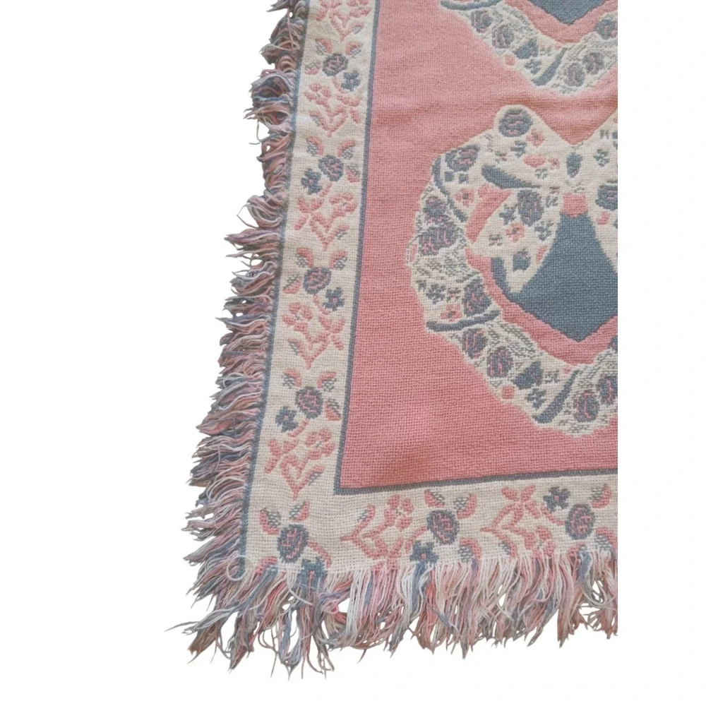 Vtg Granny Knit Cottage Chic Heart Wreath Blanket Reverse 65 x 44